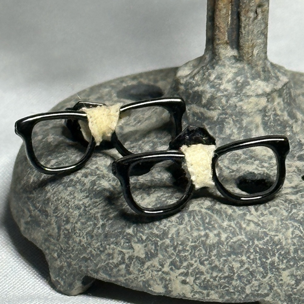 Tiny nerd eyeglasses earrings